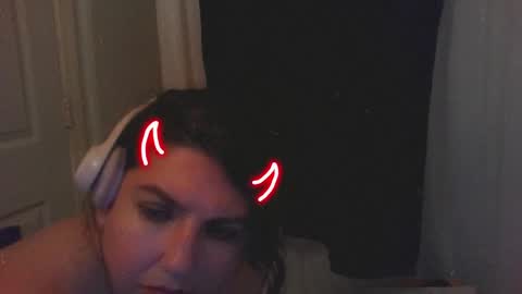 Snapshot of scumbagsmith chatting on 10/13/25, 06:52 Danni online show from 10/13/25, 06:52