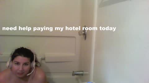 Snapshot of scumbagsmith chatting on 10/21/25, 09:10 Danni online show from 10/21/25, 09:10