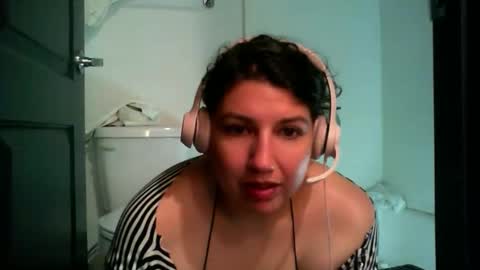 Danni online show from 11/25/25, 04:07