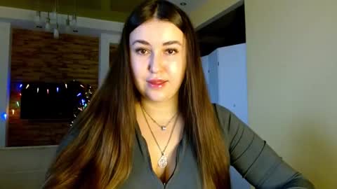 Snapshot of sea_cocktail chatting on 12/17/25, 07:14 Elizabeth online show from 12/17/25, 07:14