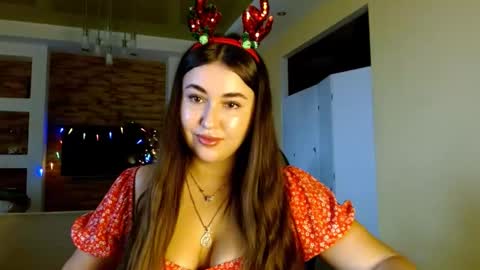 Snapshot of sea_cocktail chatting on 12/19/25, 08:10 Elizabeth online show from 12/19/25, 08:10