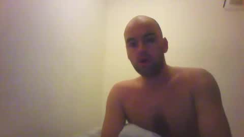 Snapshot of sean20775 chatting on 10/22/25, 02:34 Sean online show from 10/22/25, 02:34
