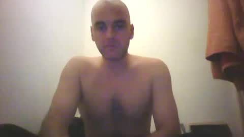 Snapshot of sean20775 chatting on 10/26/25, 04:35 Sean online show from 10/26/25, 04:35