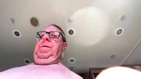 Snapshot of seaskiii chatting on 12/15/25, 02:43 Chris online show from 12/15/25, 02:43