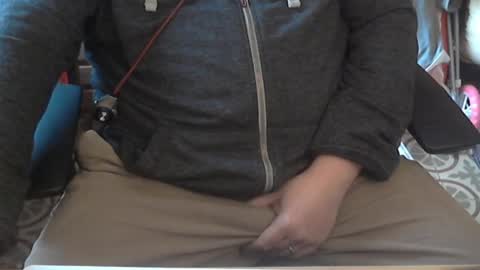 Snapshot of seathrough chatting on 12/19/25, 10:44 Falco J online show from 12/19/25, 10:44