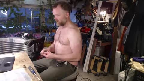 Snapshot of seattlemanwhore chatting on 04/27/26, 01:31 Seattlemanwhore online show from 04/27/26, 01:31