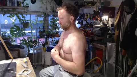 Snapshot of seattlemanwhore chatting on 06/06/26, 02:11 Seattlemanwhore online show from 06/06/26, 02:11