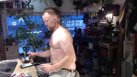 Snapshot of seattlemanwhore chatting on 06/18/26, 01:48 Seattlemanwhore online show from 06/18/26, 01:48