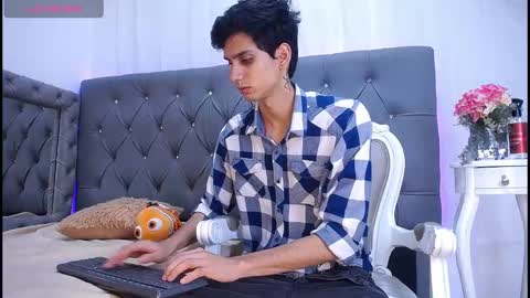 sebalexis7 online show from 10/22/25, 02:34