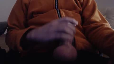 Snapshot of sebartx75 chatting on 12/05/25, 04:36 BigHeadX online show from 12/05/25, 04:36