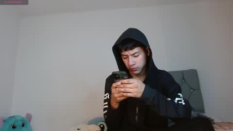sebas_fire4 online show from 05/12/26, 07:05