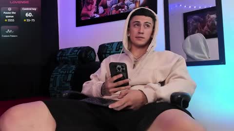 Snapshot of sebas_maverick chatting on 04/09/26, 04:12 Sebastian online show from 04/09/26, 04:12