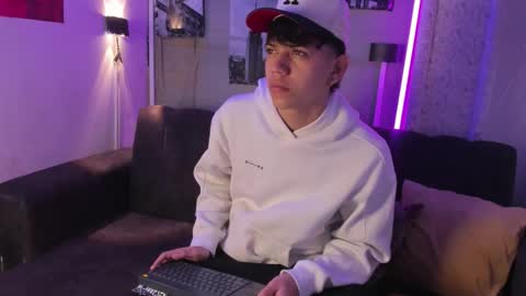 sebas_pretty7 online show from 11/26/25, 12:28