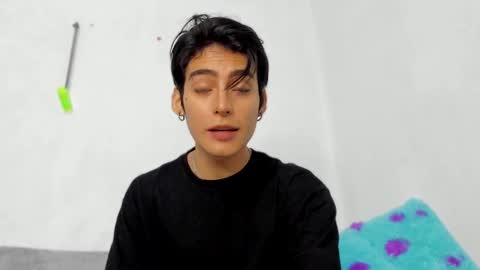 Snapshot of sebas_rosse chatting on 12/06/24, 10:19 sebastian online show from 12/06/24, 10:19