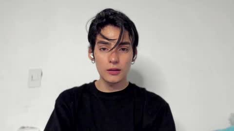 Snapshot of sebas_rosse chatting on 12/26/24, 10:52 sebastian online show from 12/26/24, 10:52