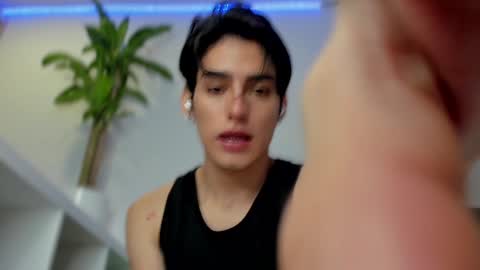 Snapshot of sebas_rosse chatting on 01/06/25, 10:37 sebastian online show from 01/06/25, 10:37