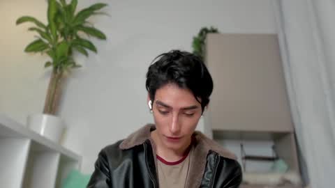 Snapshot of sebas_rosse chatting on 01/15/25, 12:30 sebastian online show from 01/15/25, 12:30