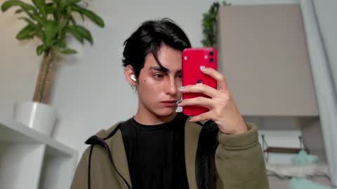 Snapshot of sebas_rosse chatting on 01/26/25, 02:45 sebastian online show from 01/26/25, 02:45