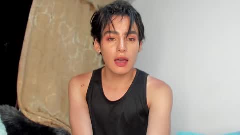 Snapshot of sebas_rosse chatting on 02/18/25, 12:15 sebastian online show from 02/18/25, 12:15