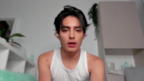 Snapshot of sebas_rosse chatting on 02/22/25, 02:28 sebastian online show from 02/22/25, 02:28