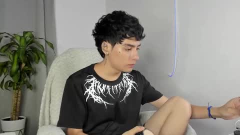 Snapshot of sebas_rosse chatting on 09/24/25, 12:08 sebastian online show from 09/24/25, 12:08