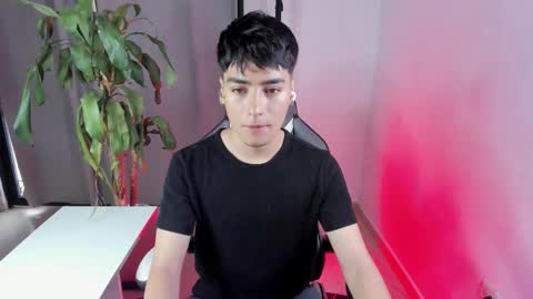 Snapshot of sebas_rosse chatting on 03/24/26, 03:17 sebastian online show from 03/24/26, 03:17