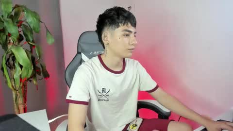 Snapshot of sebas_rosse chatting on 03/26/26, 03:39 sebastian online show from 03/26/26, 03:39