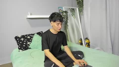 Snapshot of sebas_rosse chatting on 06/09/26, 11:27 sebastian online show from 06/09/26, 11:27