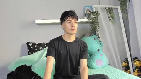 Snapshot of sebas_rosse chatting on 06/10/26, 03:22 sebastian online show from 06/10/26, 03:22
