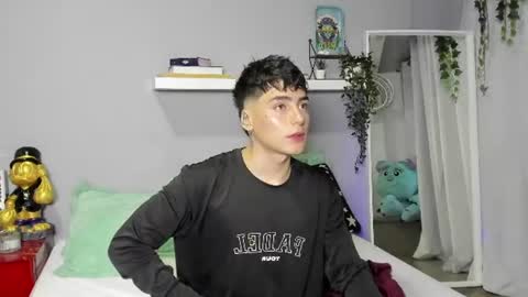 Snapshot of sebas_rosse chatting on 06/20/26, 11:07 sebastian online show from 06/20/26, 11:07