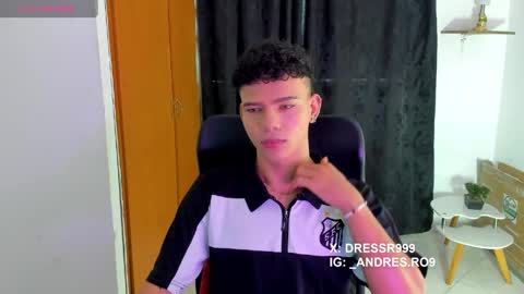 Snapshot of sebascuterouss chatting on 04/17/26, 11:35 sebas 3 online show from 04/17/26, 11:35