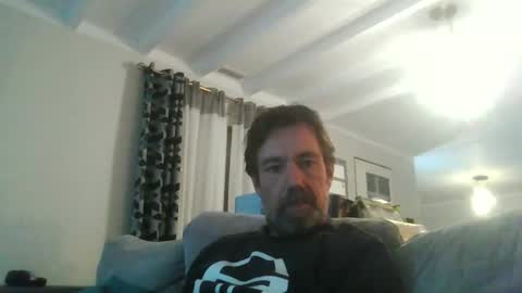 Snapshot of sebast16 chatting on 12/01/25, 11:21 sebast16 online show from 12/01/25, 11:21