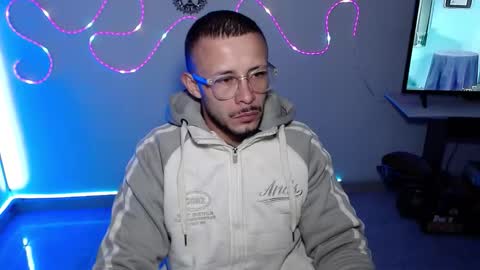 Snapshot of sebastian_025 chatting on 10/18/25, 12:28 Sebastian online show from 10/18/25, 12:28