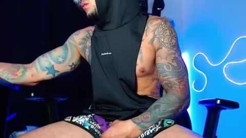 Snapshot of sebastian_025 chatting on 12/19/25, 10:22 Sebastian online show from 12/19/25, 10:22