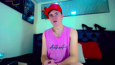 Snapshot of sebastian_loaiza chatting on 11/06/25, 06:53 Sebastian online show from 11/06/25, 06:53