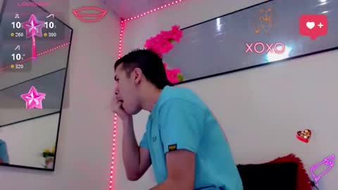 Snapshot of sebastian_loaiza chatting on 12/18/25, 12:00 Sebastian online show from 12/18/25, 12:00