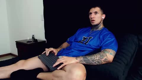 Snapshot of sebastian_muss chatting on 10/02/25, 08:49 Sebastian online show from 10/02/25, 08:49