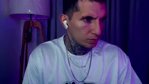 Snapshot of sebastian_muss chatting on 10/21/25, 02:01 Sebastian online show from 10/21/25, 02:01