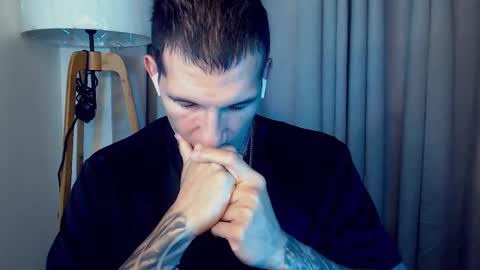 Snapshot of sebastian_muss chatting on 10/26/25, 01:06 Sebastian online show from 10/26/25, 01:06