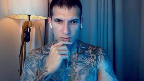 Snapshot of sebastian_muss chatting on 11/04/25, 01:05 Sebastian online show from 11/04/25, 01:05