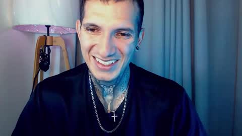 Snapshot of sebastian_muss chatting on 11/08/25, 01:55 Sebastian online show from 11/08/25, 01:55