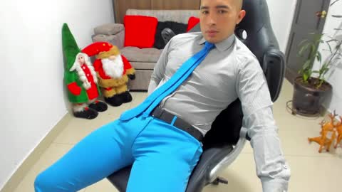 Snapshot of sebastian_oconnor77 chatting on 01/06/25, 12:13 juan  sebastian online show from 01/06/25, 12:13
