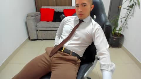 Snapshot of sebastian_oconnor77 chatting on 01/15/25, 03:50 juan  sebastian online show from 01/15/25, 03:50