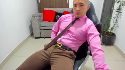 Snapshot of sebastian_oconnor77 chatting on 01/21/25, 12:07 juan  sebastian online show from 01/21/25, 12:07