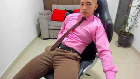 Snapshot of sebastian_oconnor77 chatting on 01/25/25, 12:37 juan  sebastian online show from 01/25/25, 12:37
