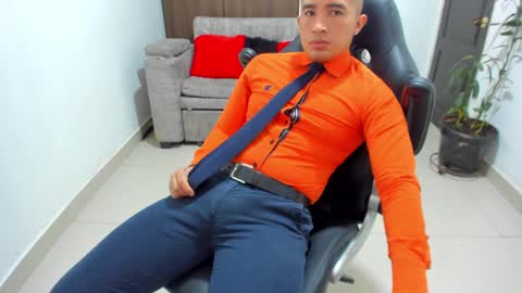 Snapshot of sebastian_oconnor77 chatting on 01/27/25, 03:18 juan  sebastian online show from 01/27/25, 03:18