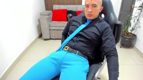 Snapshot of sebastian_oconnor77 chatting on 01/28/25, 06:17 juan  sebastian online show from 01/28/25, 06:17