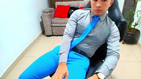 Snapshot of sebastian_oconnor77 chatting on 02/02/25, 12:24 juan  sebastian online show from 02/02/25, 12:24
