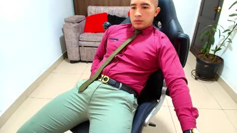 Snapshot of sebastian_oconnor77 chatting on 02/06/25, 03:09 juan  sebastian online show from 02/06/25, 03:09