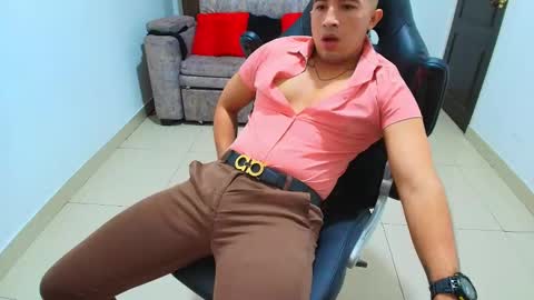 Snapshot of sebastian_oconnor77 chatting on 02/08/25, 02:16 juan  sebastian online show from 02/08/25, 02:16